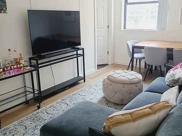 316 Lexington Avenue image 1 of 4