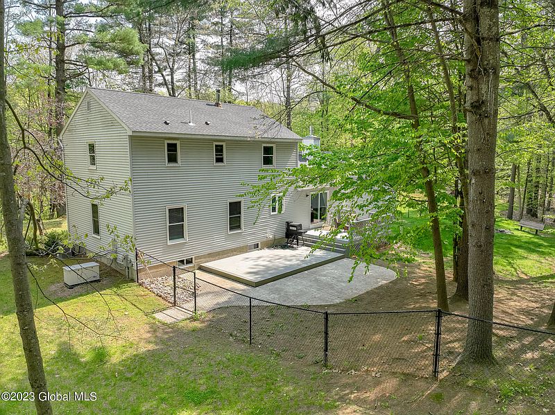 5th image of 340 Burgoyne Road