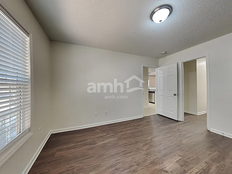 5500 Regent Village Dr — Photo 14