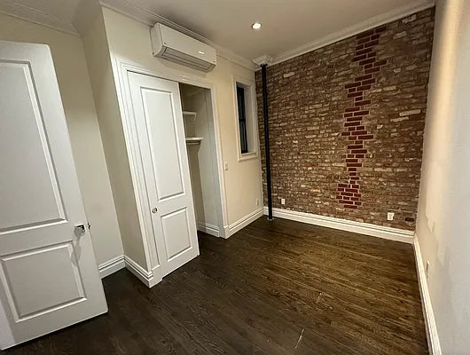 Rented by Avenues Real Estate | media 17