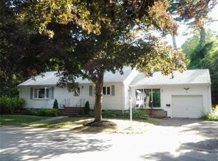 1 Pulaski Dr, Manchester, MA 01944