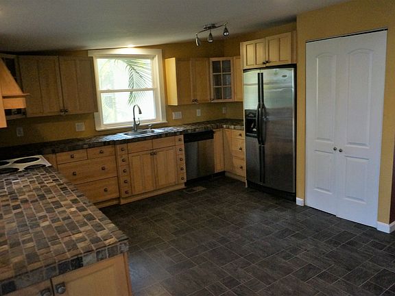 5th image of 321 19th Ave S