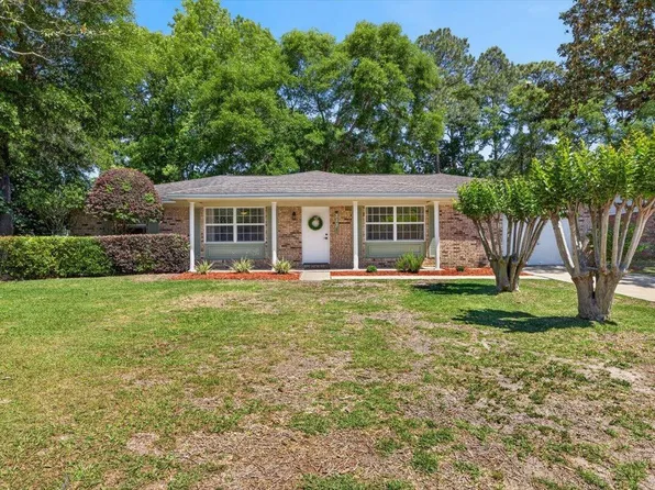 313 Pontevedra Ln, Niceville, FL 32578
