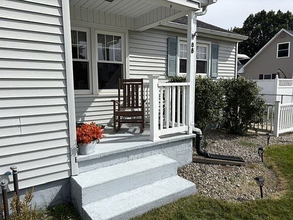 4th image of 88 Cedar St