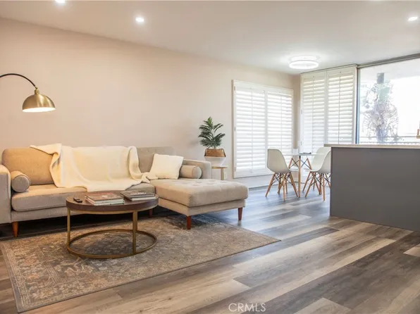 6151 Orange St APT 215, Los Angeles, CA 90048