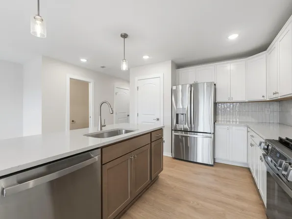 908 Indiana Ave #11, South Haven, MI 49090