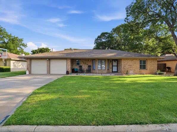 223 E 27th St, Littlefield, TX 79339
