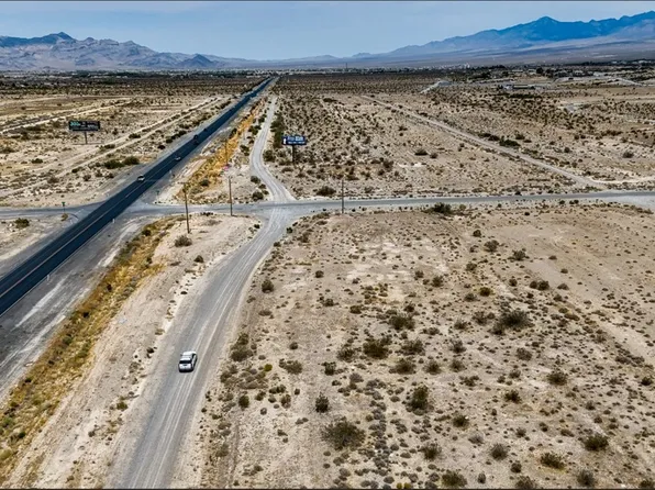 581 N Frontage Rd, Pahrump, NV 89041