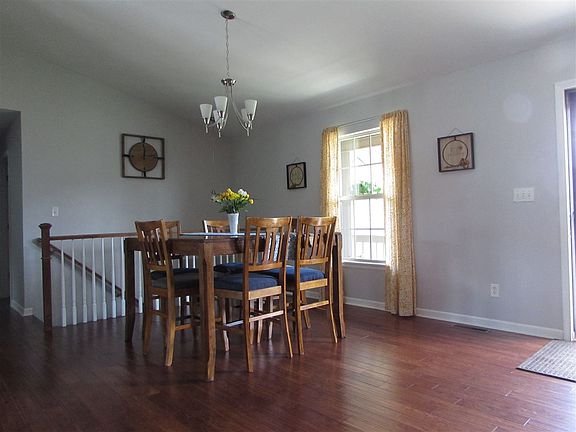 3rd image of 306 Britnie Dr