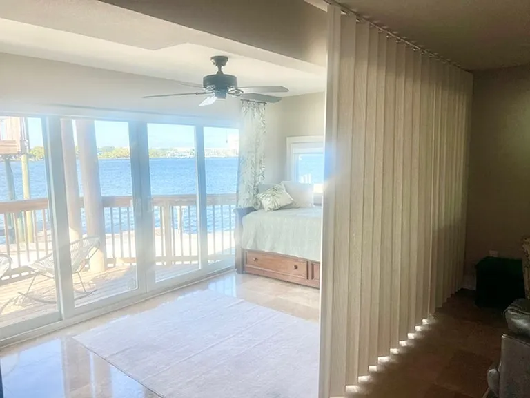 910 Santa Rosa Blvd — Photo 10