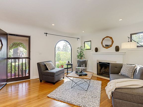 5th image of 3027 Glenrose Ave