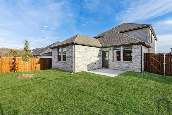 876 Sunflower Rd — Photo 2