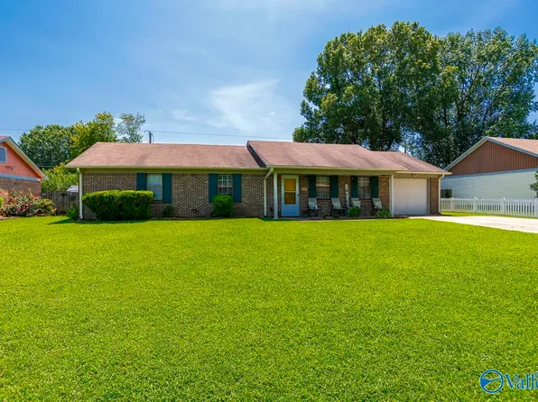 1613 Thomas Dr SW, Decatur, AL 35601
