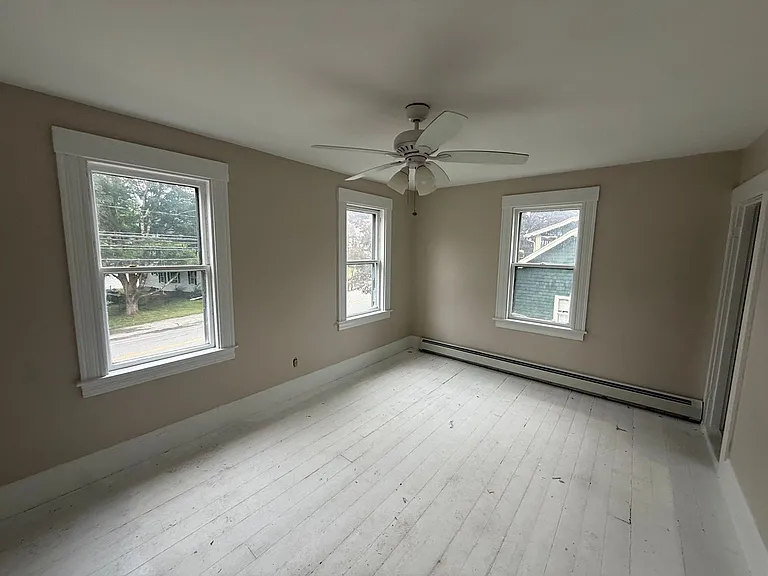 182 Grove St — Photo 2