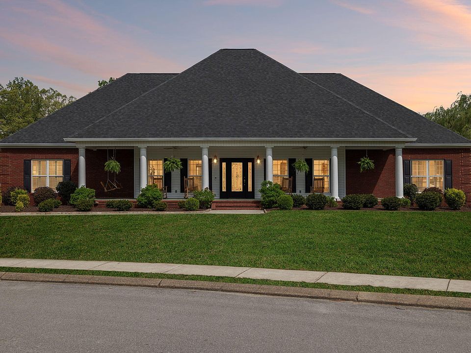 1st image of 940 Brandy Way