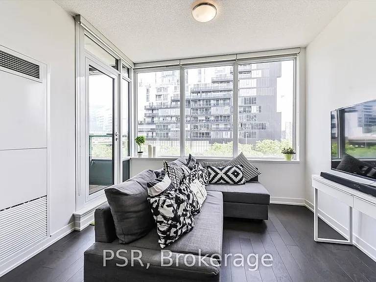 120 Bayview Ave #208 — Photo 27