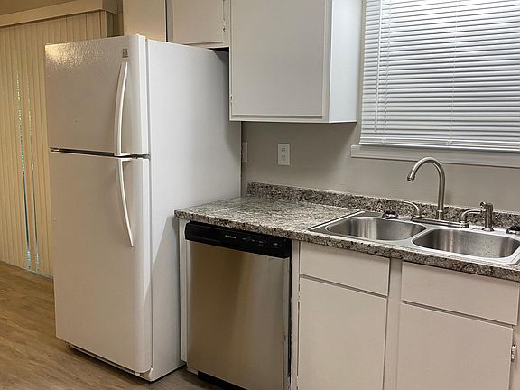 4th image of 1258 S Lea Ct SE #B
