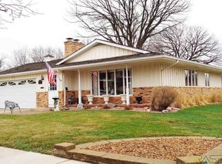 2912 S Jefferson Ave, Sioux Falls, SD 57105