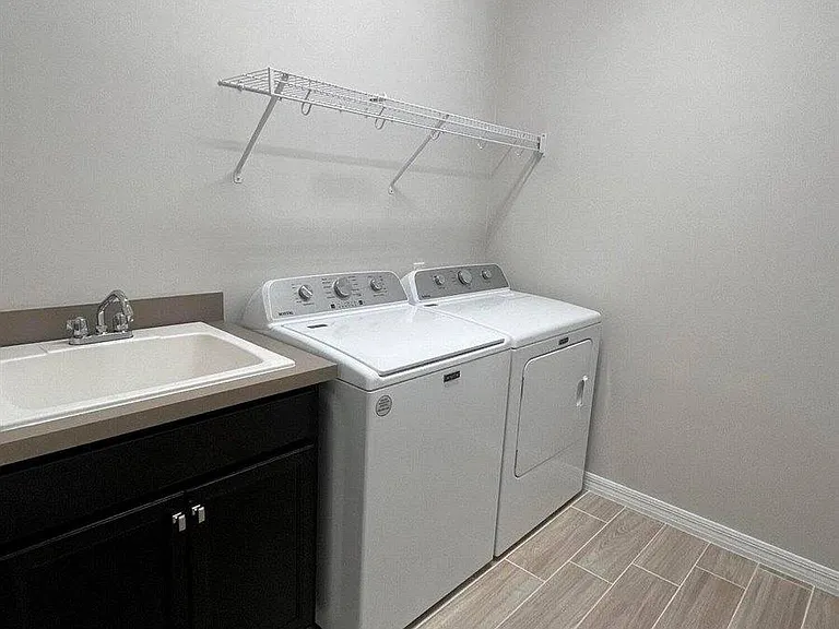 2609 Pangea Cir — Photo 14