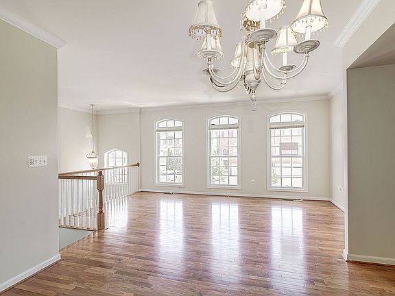 2nd image of 13637 Cedar Run Ln
