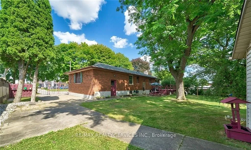 3 bed, $1,700 — Photo 3