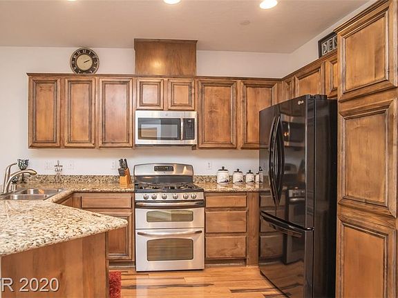 4th image of 7839 Carysford Ave