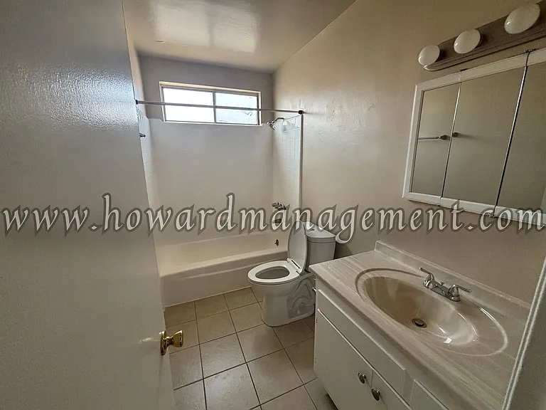 1005 Hill St — Photo 9
