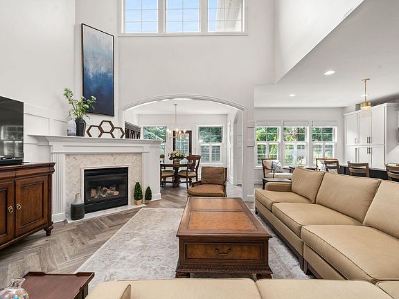 5th image of 1043 Arcadia Blvd