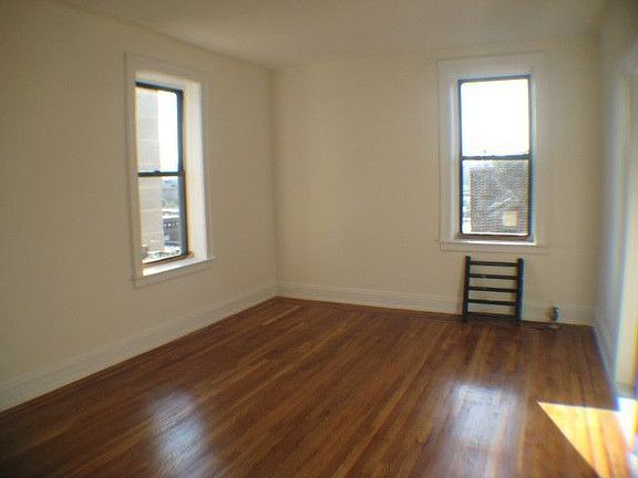 5th image of 3805 Crescent St APT 5B