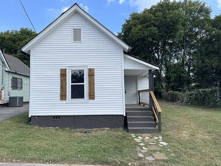 1621 Dora St — Photo 2