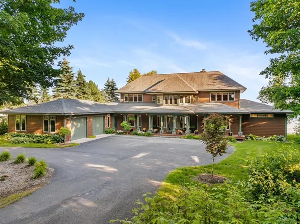 216 Graham Ave, Saint Ignace, MI 49781