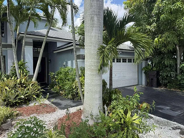3 bed, 2.5 bath, 1609 sqft, $3,500 — Photo 1