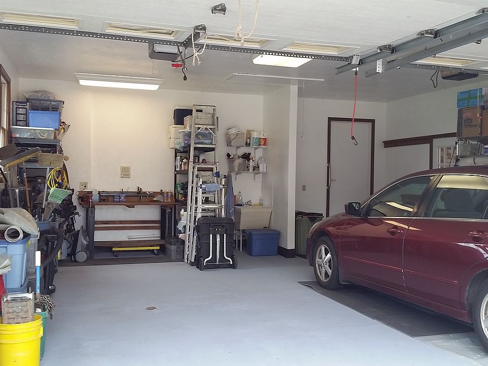 2nd image of 131 Windermere Dr