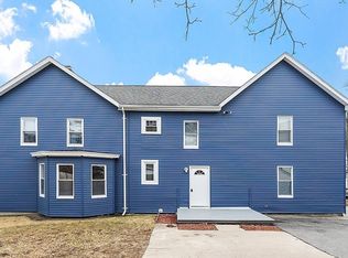 25 Cane St, Fitchburg, MA 01420