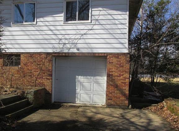 2nd image of 8894 Rosebud Blvd