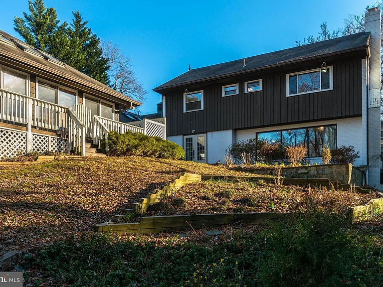 9322 W Parkhill Dr — Photo 41