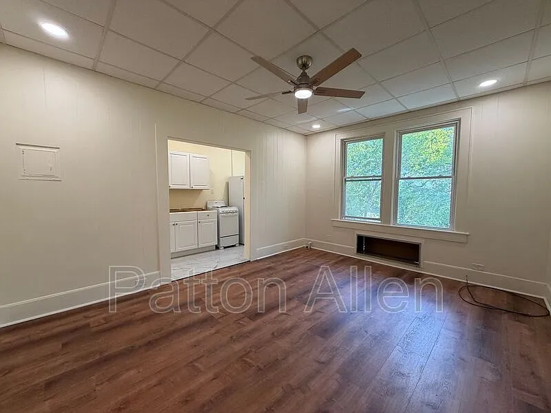 2 bed, 1.0 bath, $1,295 — Photo 3