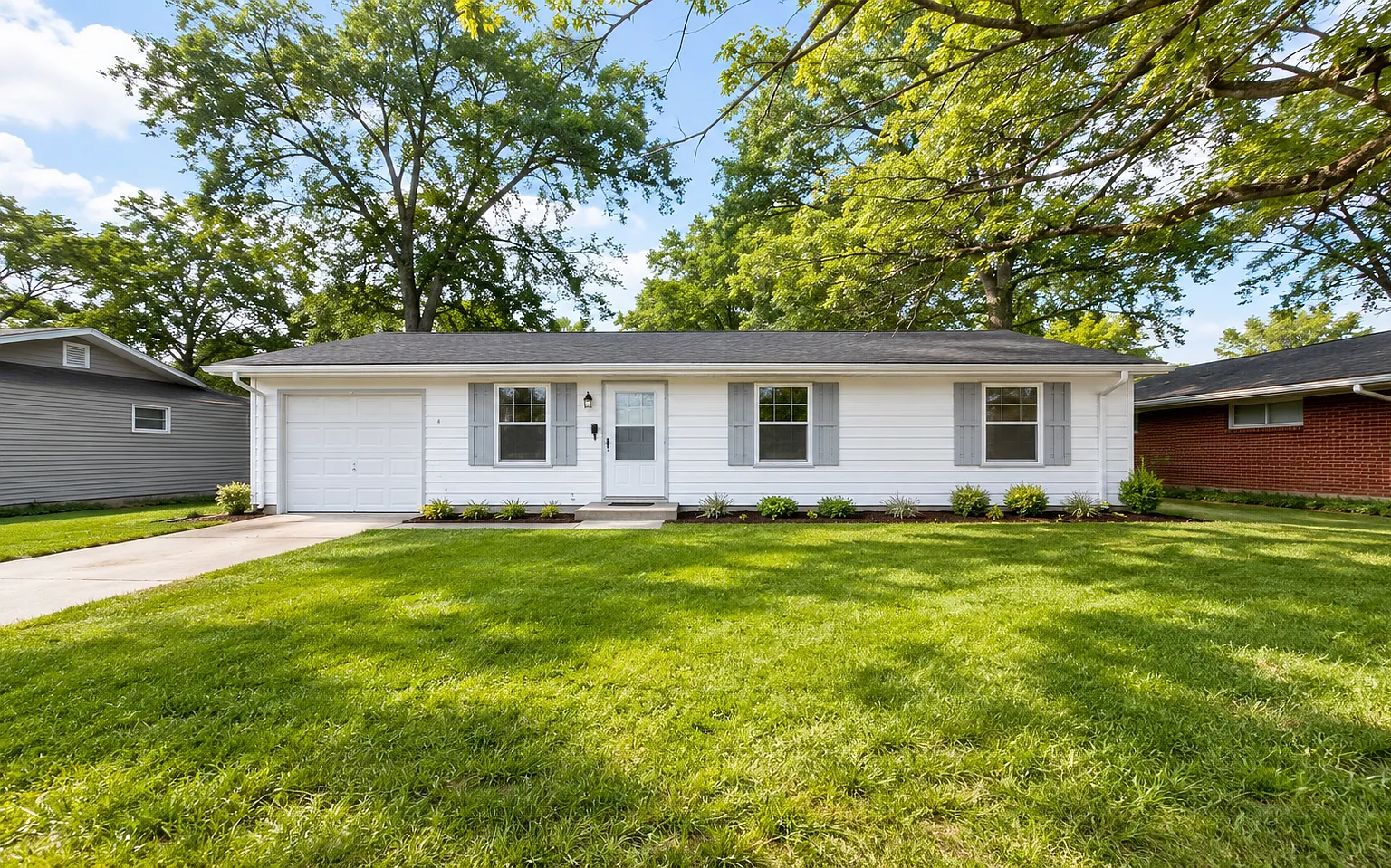 3 bed, 925 sqft, $1,300 — Photo 1