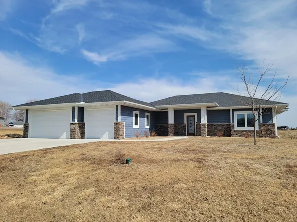 110 Lake Erin Dr, Green Isle, MN 55338