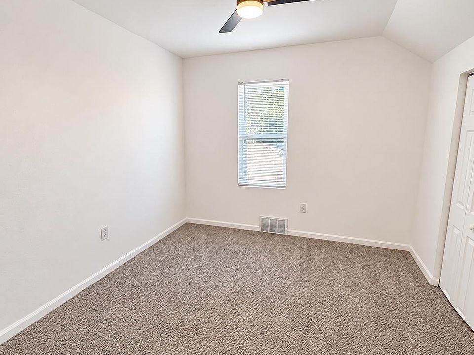187 Leroy St, photo 16