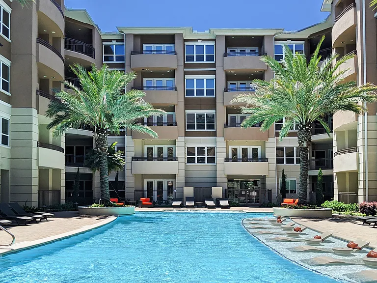 Tuscany Walk Apartments — Photo 18