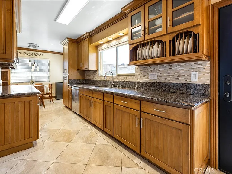 401 Holmwood Dr — Photo 5
