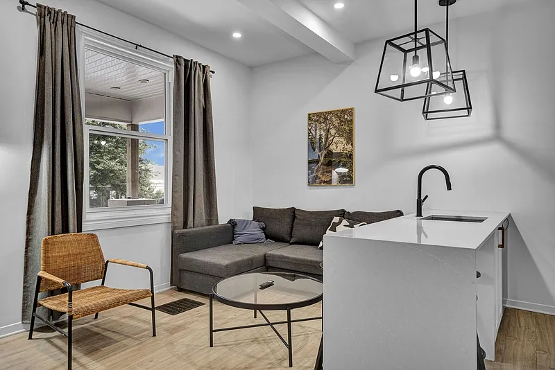 1 bed, 1.0 bath, 600 sqft, $1,950 — Photo 4