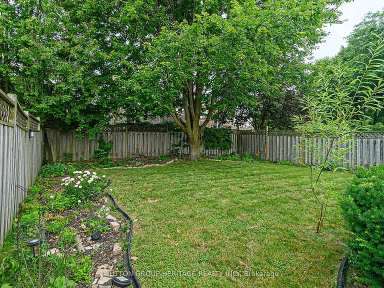 209 Bassett Blvd — Photo 45