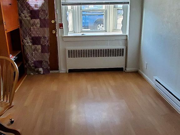 4th image of 7911 Cottage St Frnt A