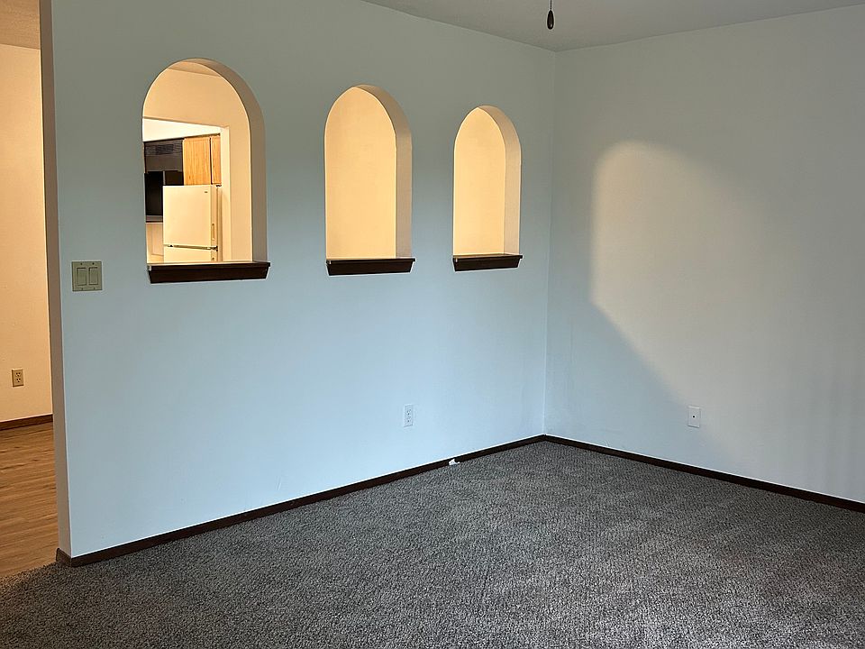 1st image of 4560 Applewood Ln #1