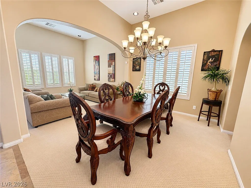 4 bed, 2.5 bath, 3417 sqft, $3,552 — Photo 3
