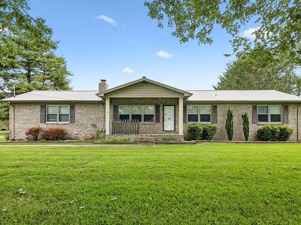 1st image of 302 Lakeside Dr
