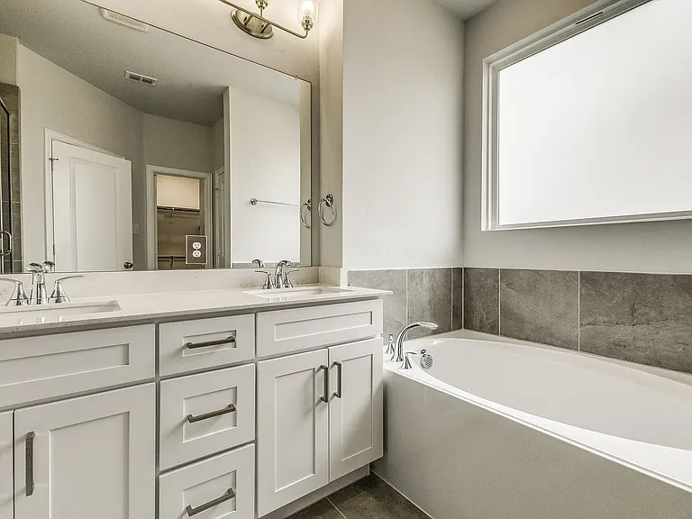 1519 Vermillion St — Photo 16