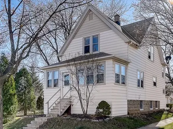 7425 W Wright St, Wauwatosa, WI 53213